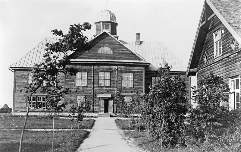 File:Järvamaa_Ambla koolimaja 1920 a-tel.jpg